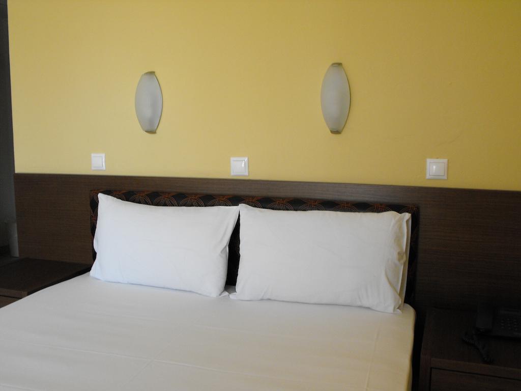 Grand Platon Hotel Olympiakí Aktí الغرفة الصورة